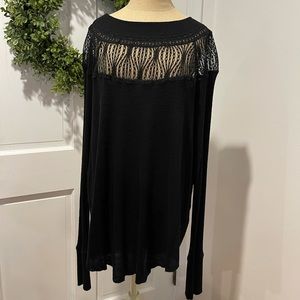 Free people sweater in black size large women’s sweater